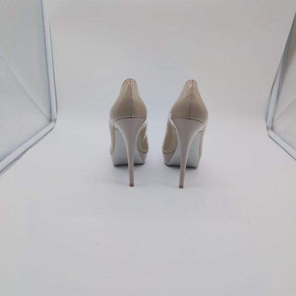 Elegant Taupe Pumps by Charles David Patent Leather Sz 8 - Picture 5 of 9